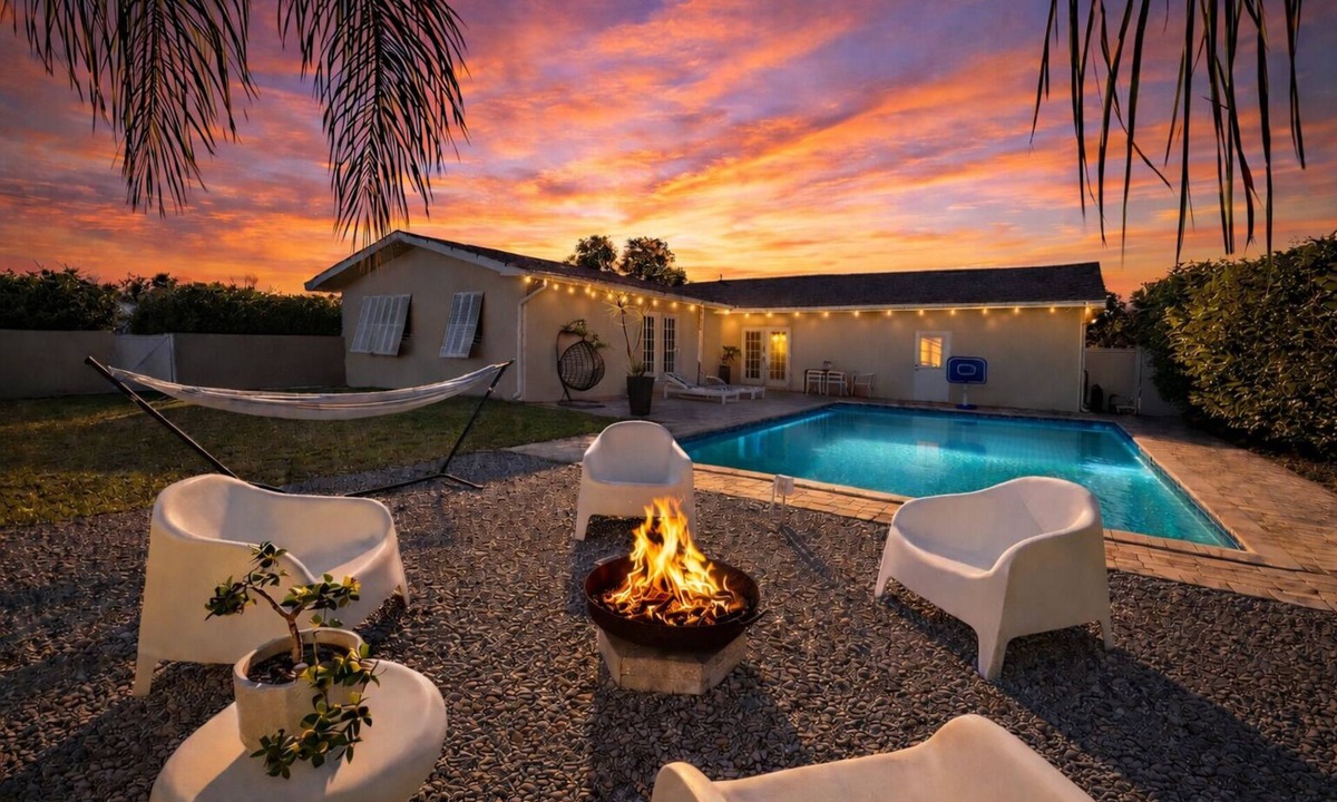 West Bradenton House | 10 min to Beach, Peloton, Game Room, King Bed