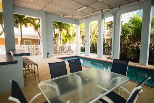 Bradenton Beach House | 102 6Th St S- Upstairs Home