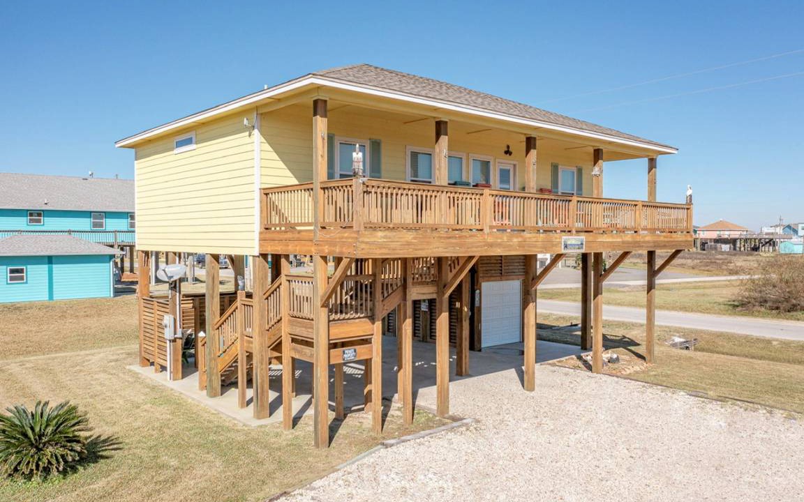 Crystal Beach House | 102 m² House ∙ 3 bedrooms ∙ 11 guests