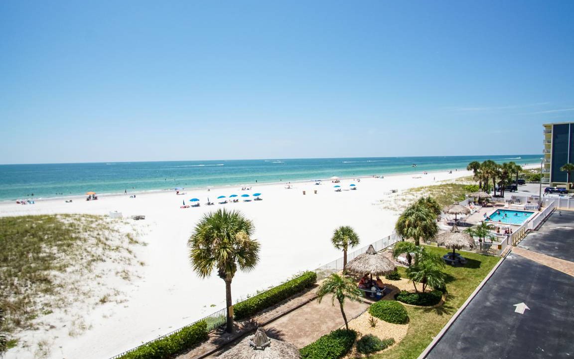 Madeira Beach Condo | 132 m² Condo ∙ 2 bedrooms ∙ 6 guests