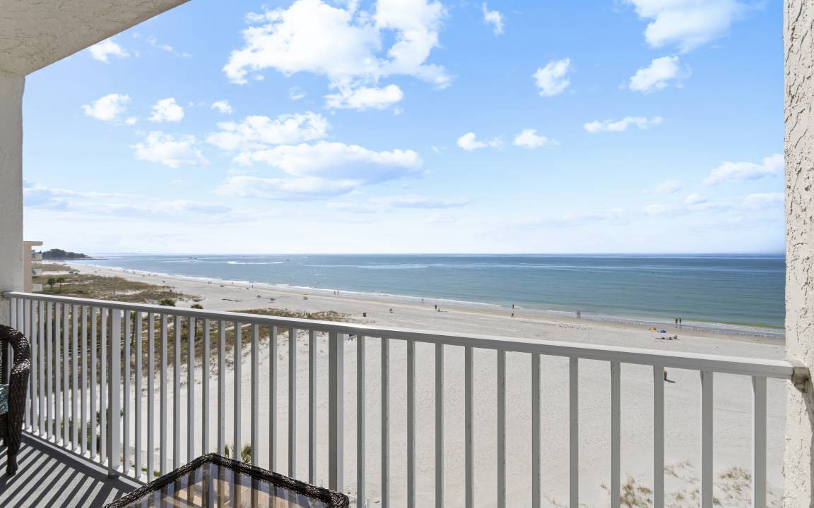 Madeira Beach Condo | 132 m² Condo ∙ 2 bedrooms ∙ 6 guests