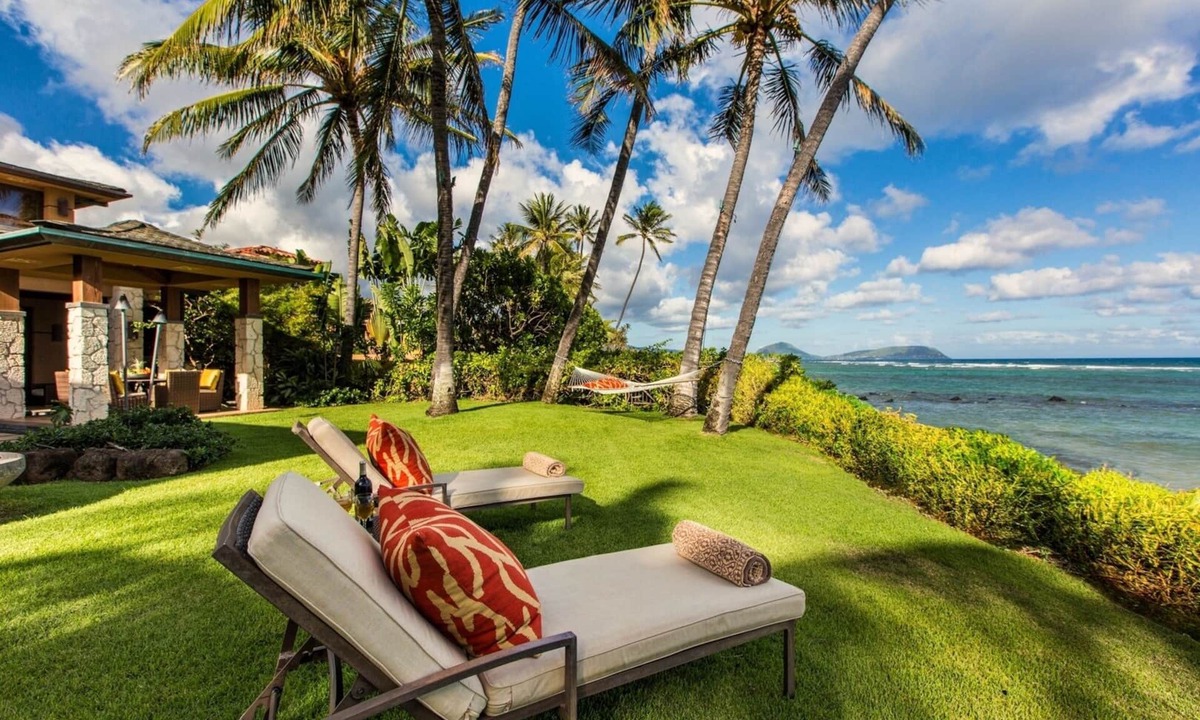 Kahala House | 15% Off Summer Special! Luxury Oceanfront Estate: Banyan House 4BD