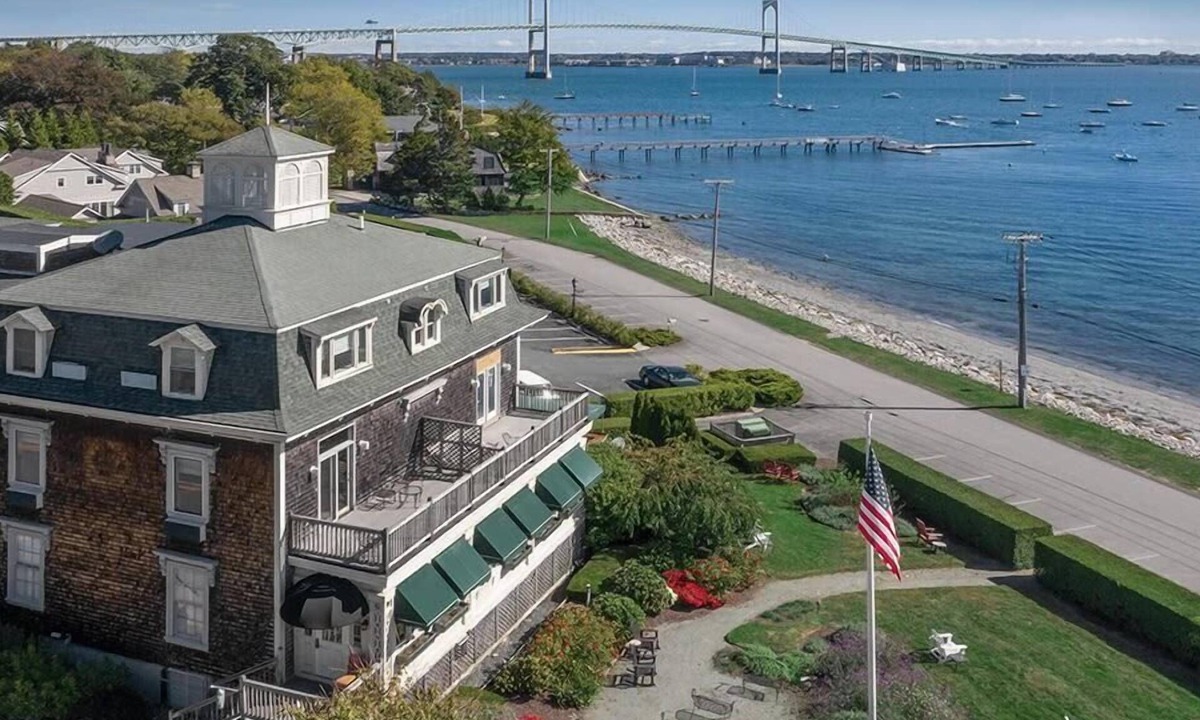 Jamestown Condo | 1br SU Overlooking Breathtaking Narragansett Bay!
