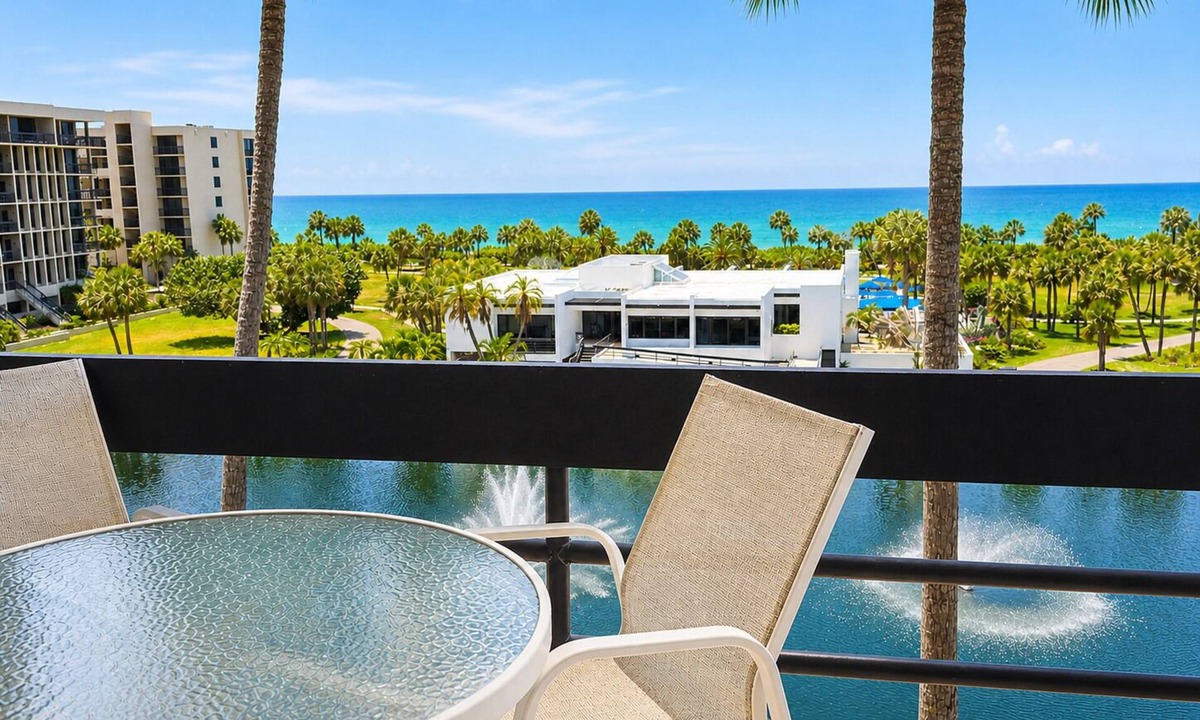 Longboat Key Condo | 2/2 Gulf View condo at Beachplace on Longboat Key