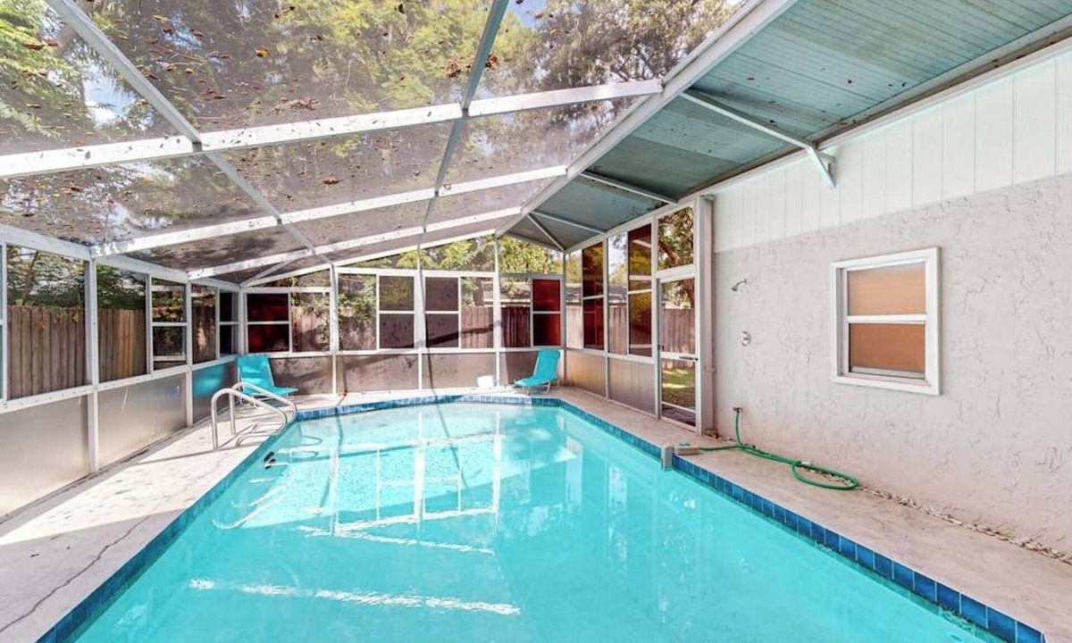 South Gate Ridge House | 2/2 Heated Pool Mins to Siesta Key Beach! 30 night Minimum Stay