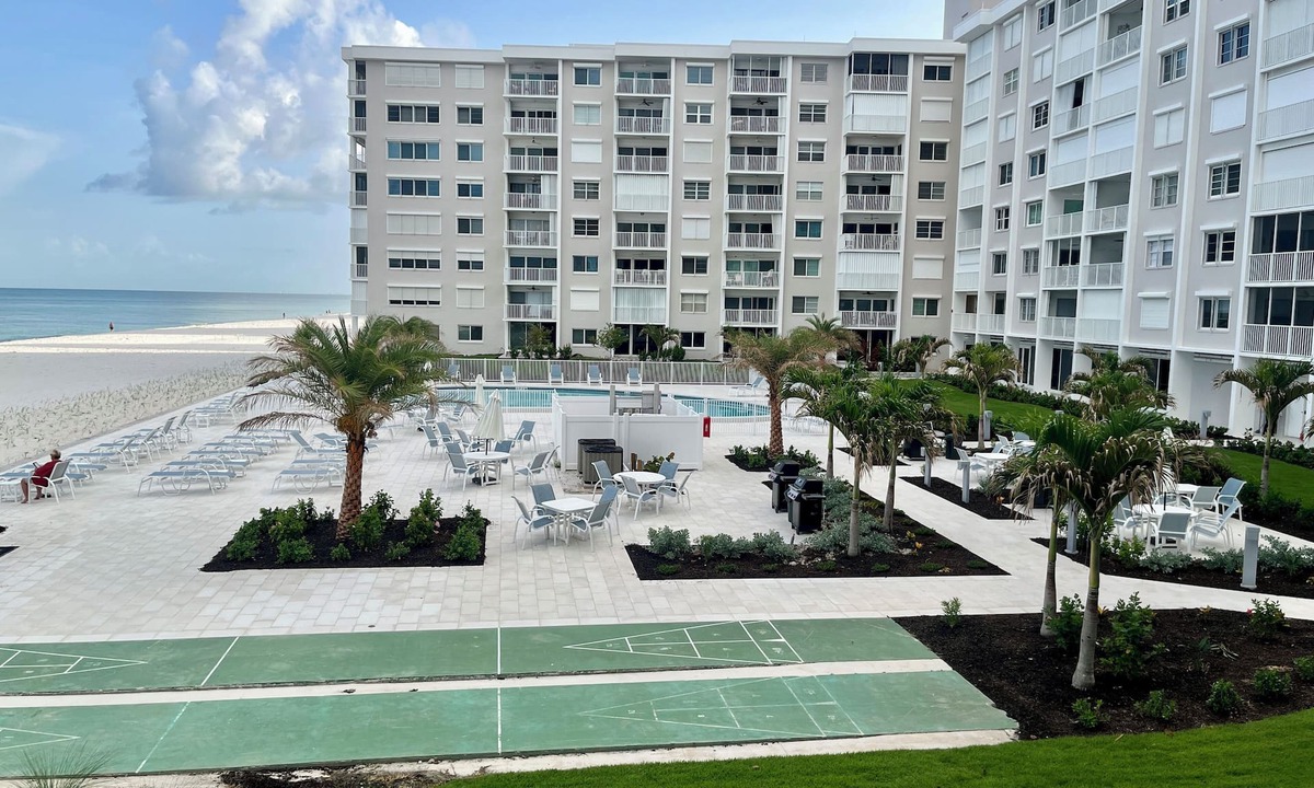Moorings Condo | 2-bedroom 2 bathroom condo right on the beach in beautiful Naples, FL