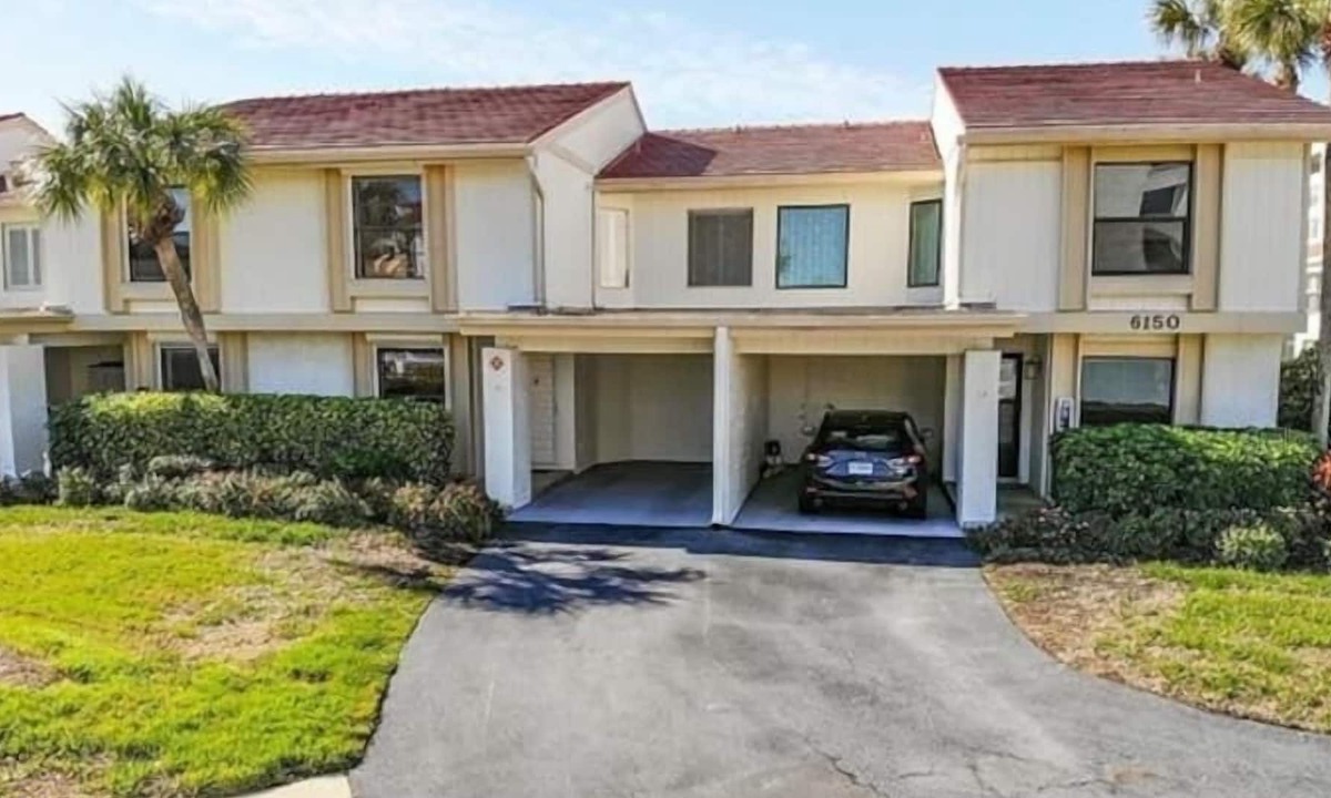 Casa del Mar Apartment | 2 Bedroom 654965 by Houzlet