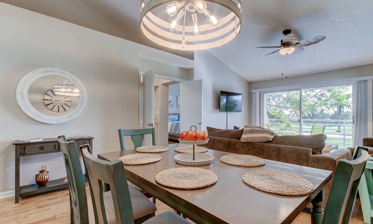 Isla del Sol Condo | 2 Bedroom Golf Course View, Near the Beach!