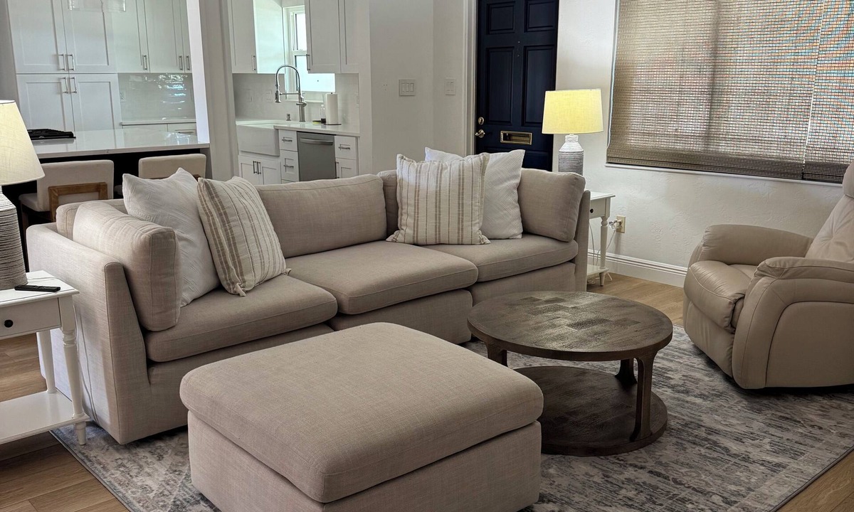 Disston Heights House | 2-bedroom house in tranquil St. Petersburg with cool AC in a non floodzone