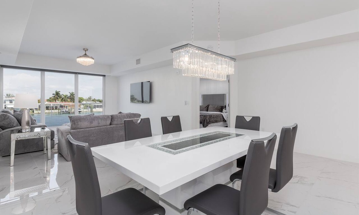 Island Estate Condo | 206, Water View-Clearwater Bch in 6 min, Pool/Gym