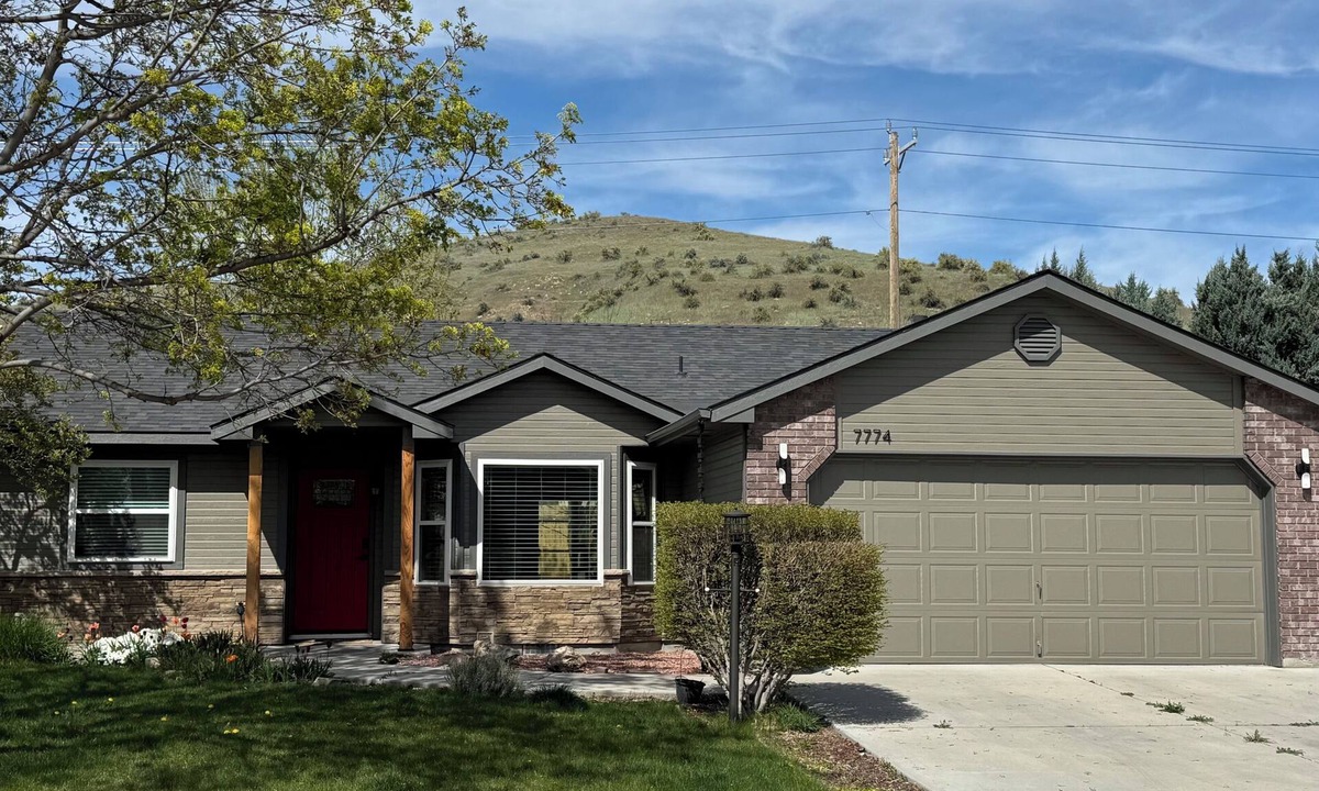 Northwest Boise City House | 3-bdrm house near Boise foothills w/great water pressure. Biker's Paradise!