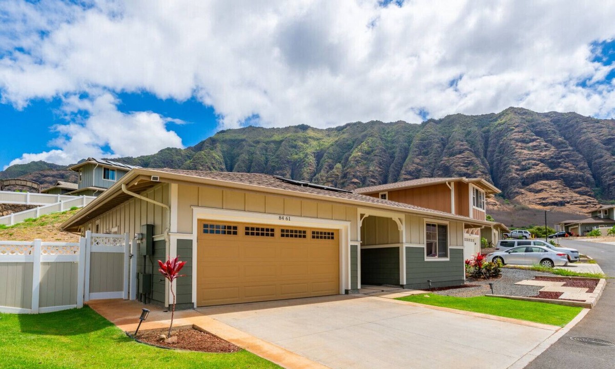 Makaha Valley House | 3 Bdrm, Sngl Lvl, Near Beach, BBQ, Pool/Spa, Gym
