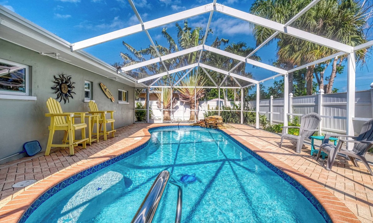 Anona House | 3 Bedroom/3.5 Bath Single Family Home With Saltwater Pool