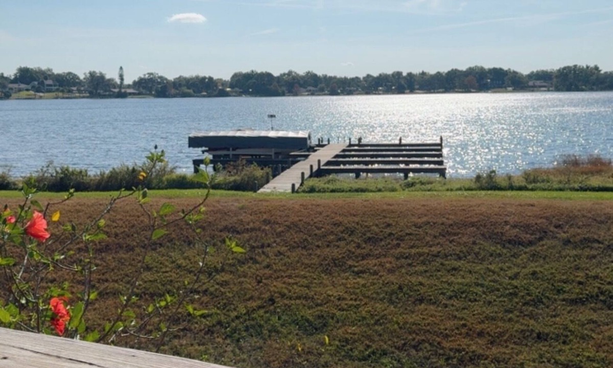 Clermont House | 3-bedroom townhome on Lake Winona in Historic Downtown Clermont