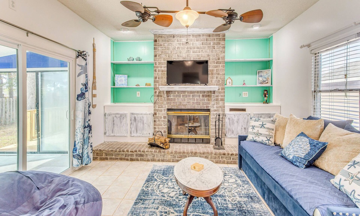 Little River Cottage | 3 Mi to Ocean: Home w/Deck in Little River!