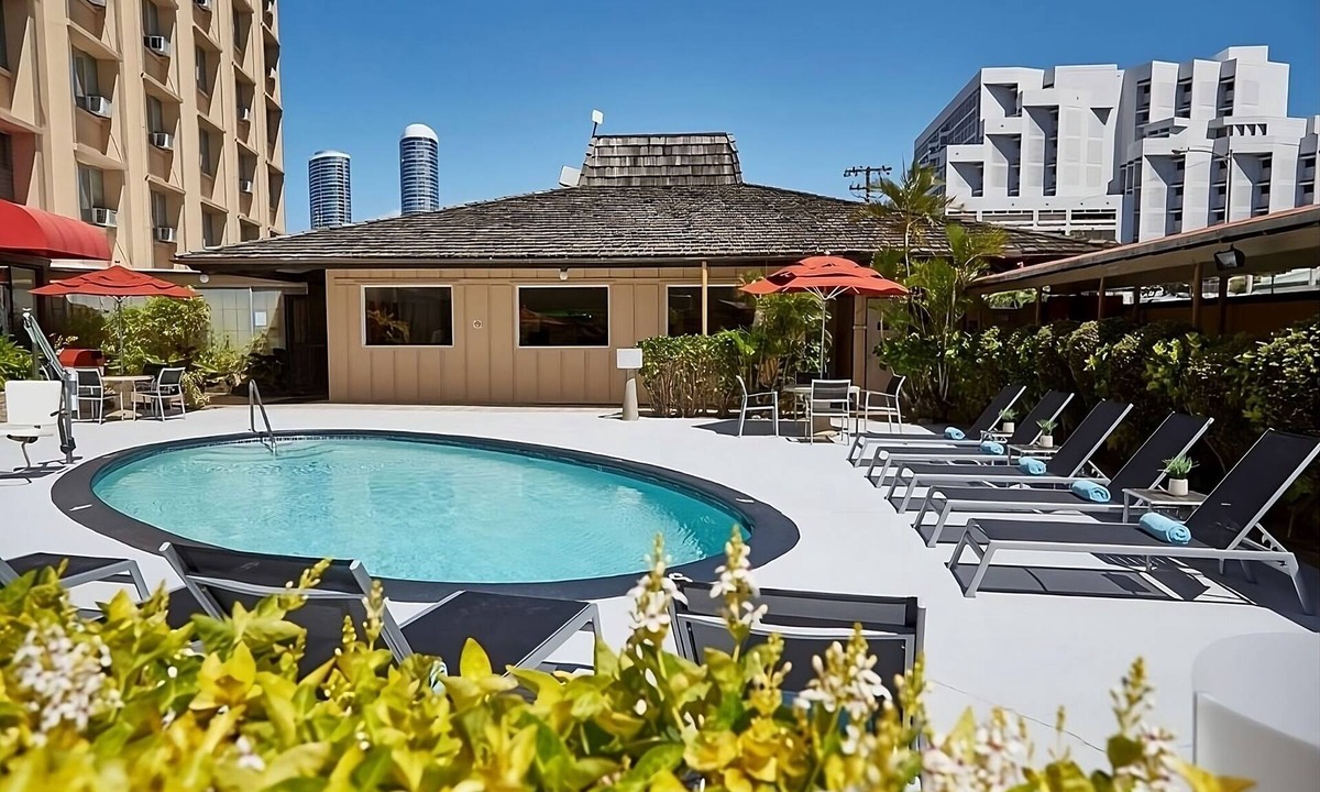 Ala Moana House | 3 Sleek Units in the Heart of Hawaii! Onsite Pool, Pet-Friendly Property