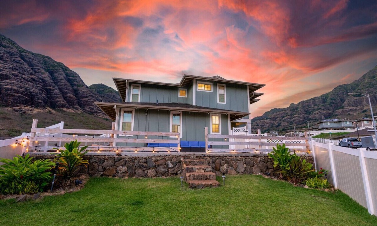 Makaha Valley House | 4 BR, Near Beach, Pool/Spa, Gym, BBQ, Free Prkng
