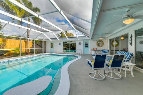 South Gate Ridge House | 4 Mi to Siesta Key Beach! Home w/Backyard Oasis