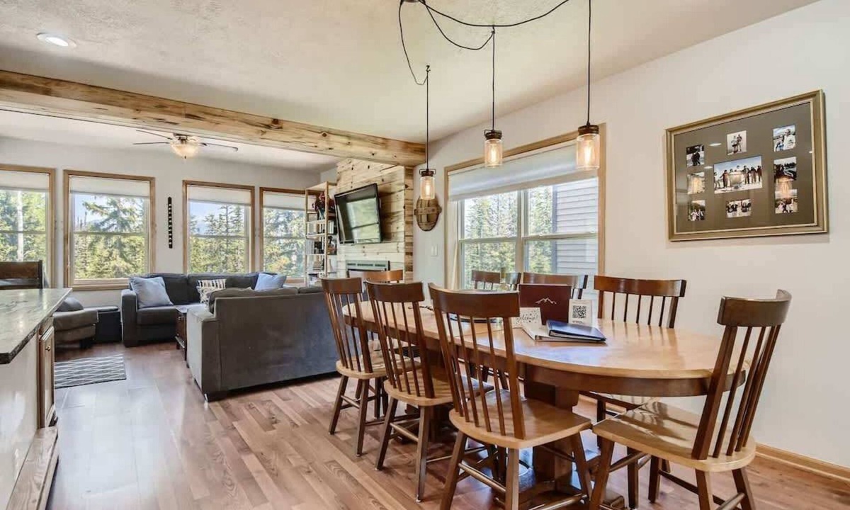 Wildernest House | 4BR Townhome w/Private Hot Tub, Garage, and Deck