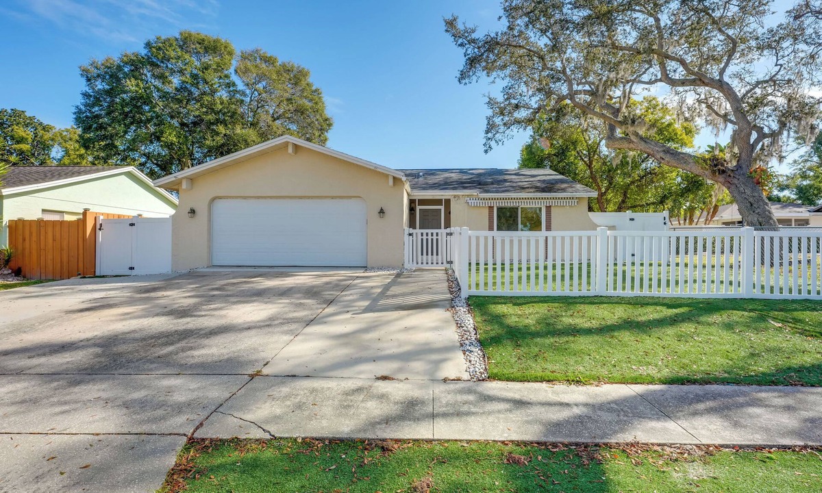Westlake Village Apartment | 6 Mi to Honeymoon Island: Studio w/Pool Access