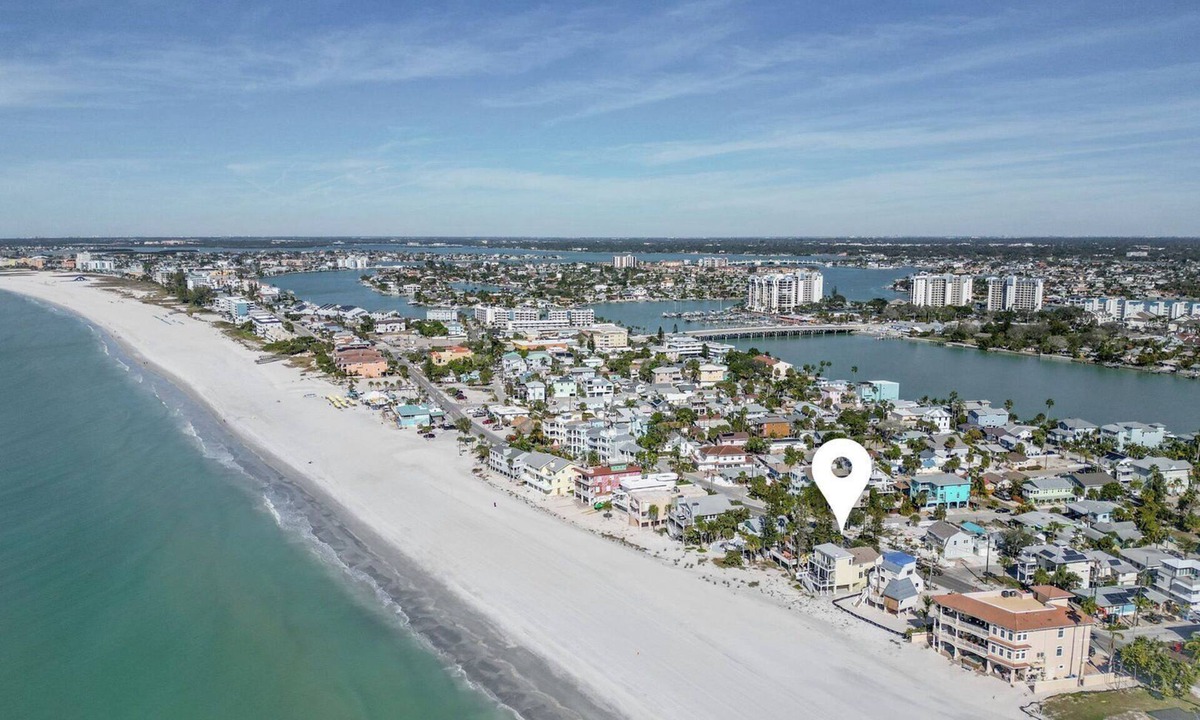 Sunset Beach House | 8602 W Gulf Blvd
