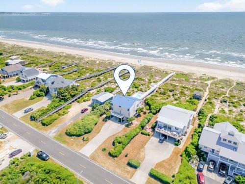 Caswell Beach House | A Coconut Hut Brunswick Vacation Rentals
