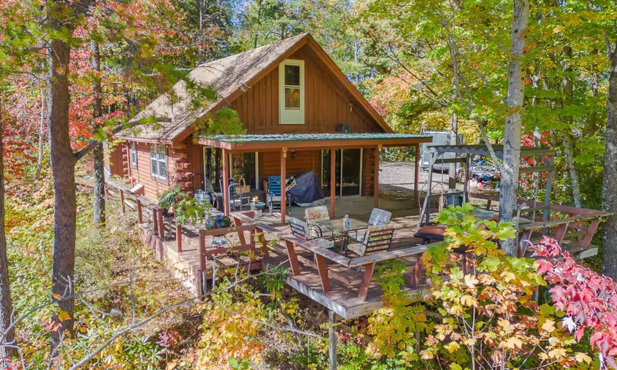 Andrews Cabin | A serene mountain cabin hideaway where cozy comfort meets quiet luxury