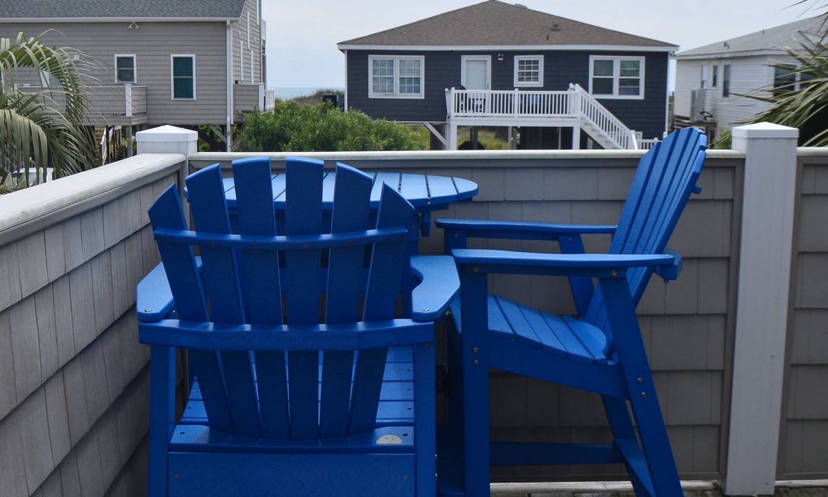 Ocean Isle Beach Condo | A Stunning Coastal Hideaway Above the Waves - Drift Away