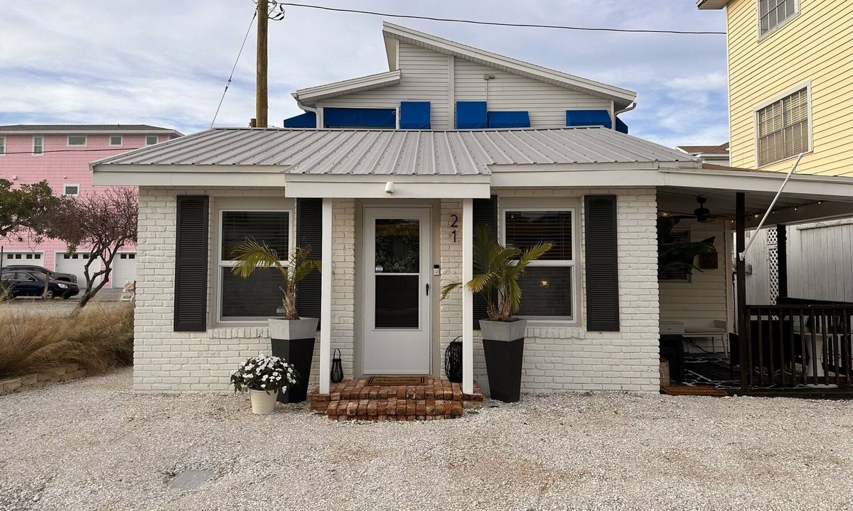 Sunset Beach Cottage | Adorable 1BR Bungalow on Sunset Beach