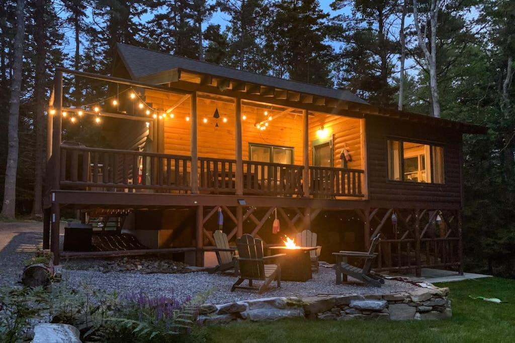 Boothbay Harbor House | Amazing All-Season Sprucewold Cabin w/Private Beach Club Access Dog-friendly