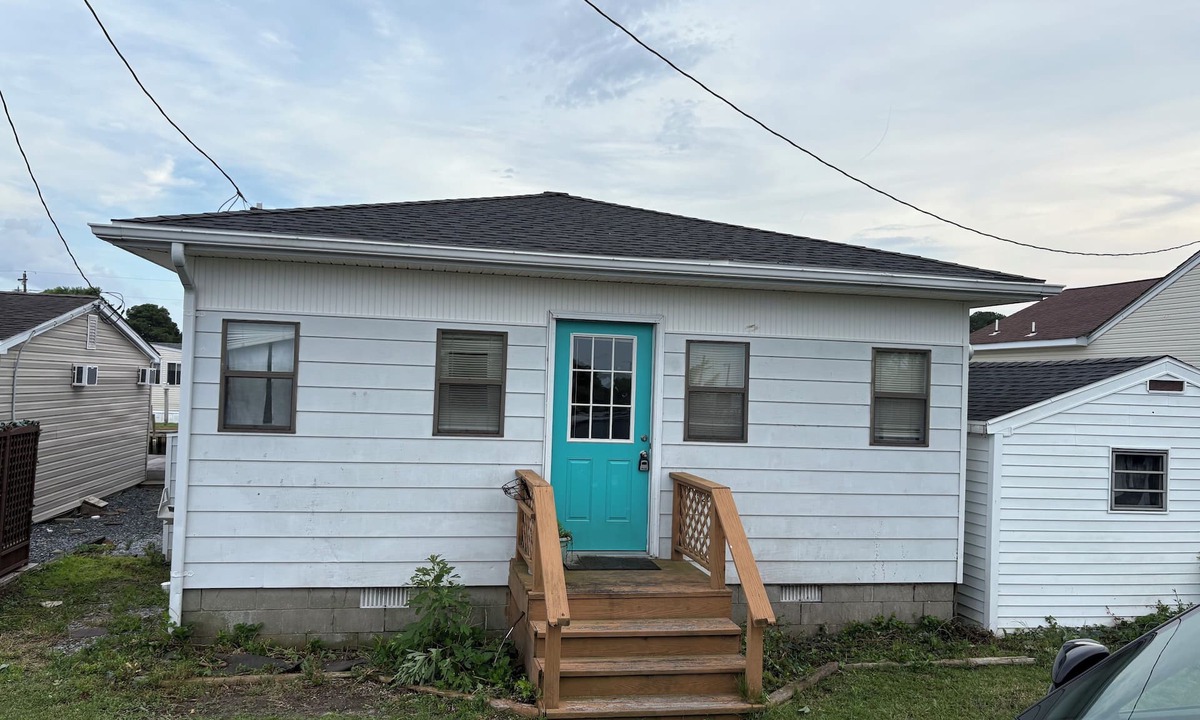 Rehoboth Beach Cottage | Amazing fishing cottage on the bay! Direct bay access! Beautiful views!