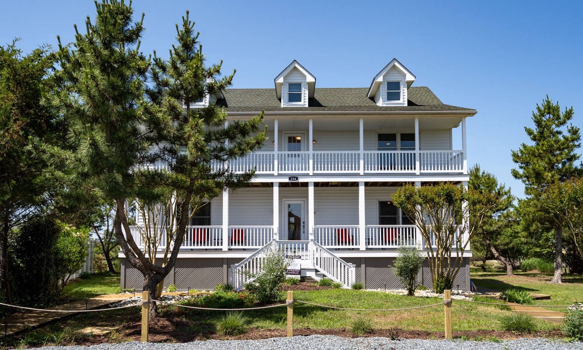 Lewes House | Amazing location and layout for vacation fun! 206 Massachusetts