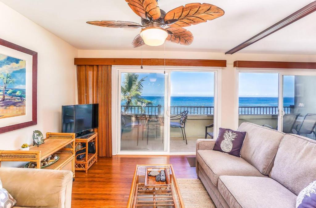 Kailua-Kona House | Banyan Tree #305
