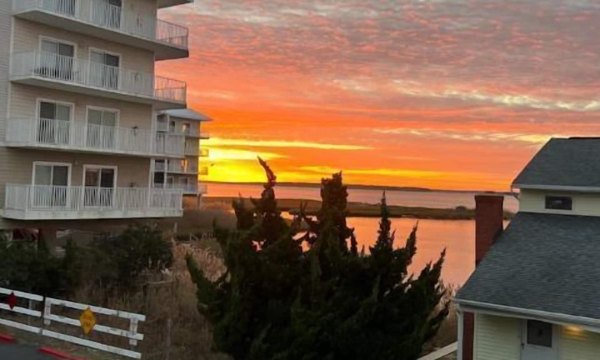 Little Salisbury Condo | Bay view and newly renovated and new decks on both sides!