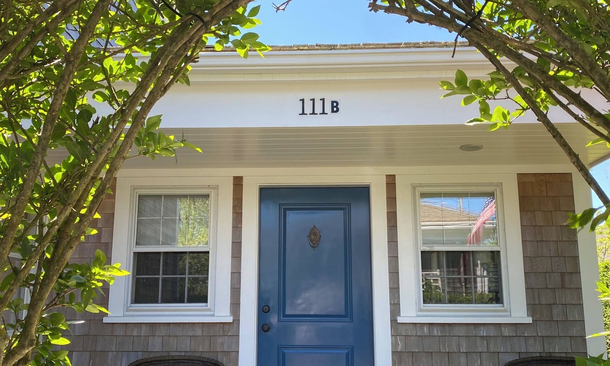 Nantucket Town Cottage | BEAUTIFUL COTTAGE on ORANGE ST, WALK TO MAIN STREET!