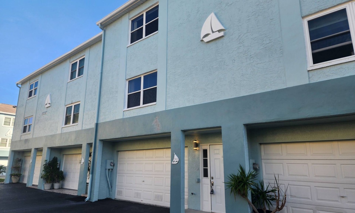 Tierra Verde House | Beautiful, town-home in the heart of Tierra Verde Island! Available yearly!