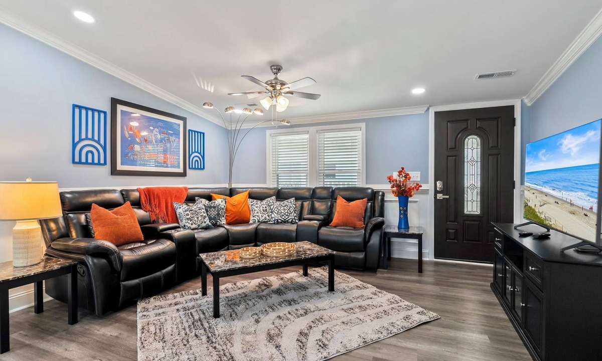 Little River House | Beautifully Renovated 4 Bedroom Home in Little River! Sleeps 8!