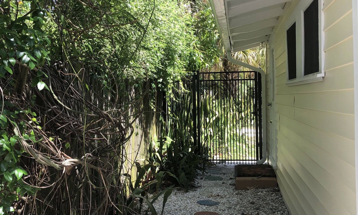 Whitney Beach House | Bermuda-esque Island Cottage! Steps to Sand! Beach to Bay