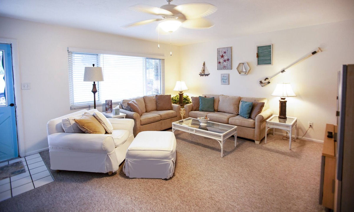South Gate Ridge House | Best Value 3BR/2BA Pool Home 10 min from Siesta