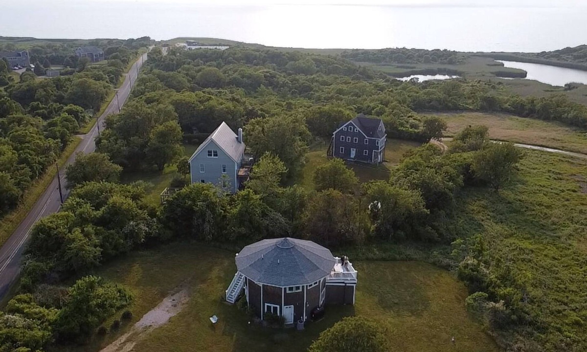 New Shoreham House | Block Island - 4 Bedroom Home on West Beach Road w/Panoramic Ocean Views + AC!