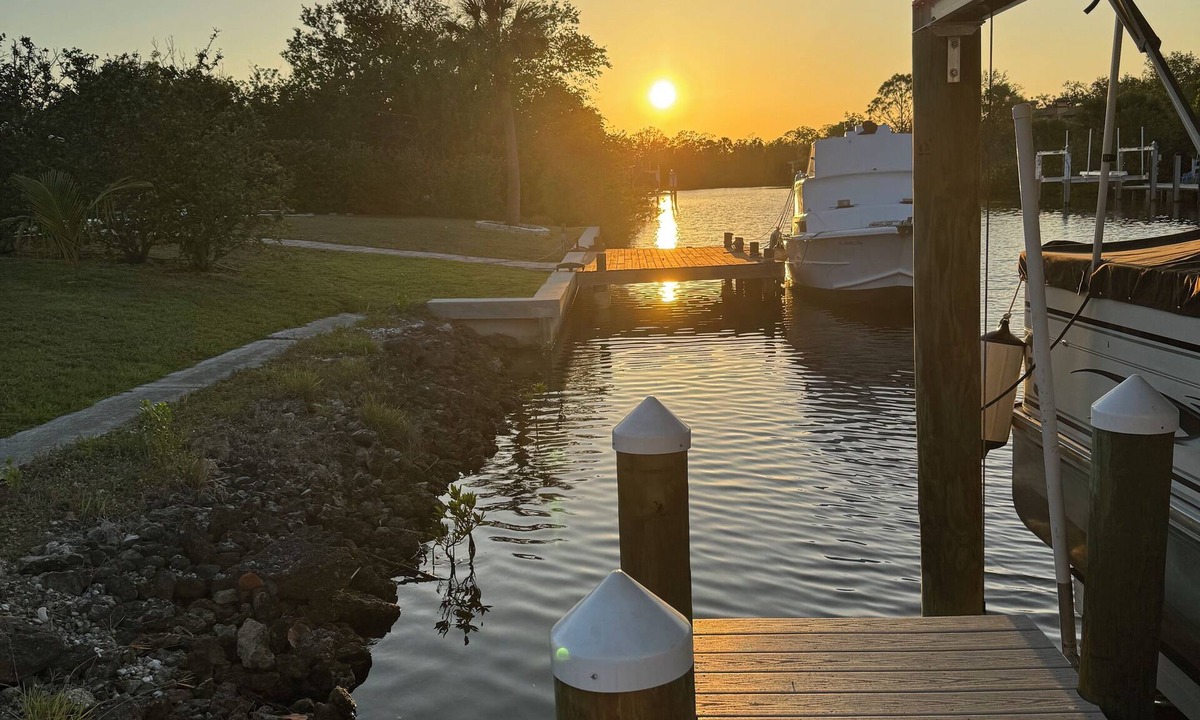 Port Charlotte House | Blue Tide Escape: Waterfront Home
