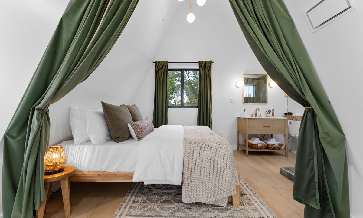 Omaha Ski Chalet | Branson A-Frame | LakeView·HotTub·Pool