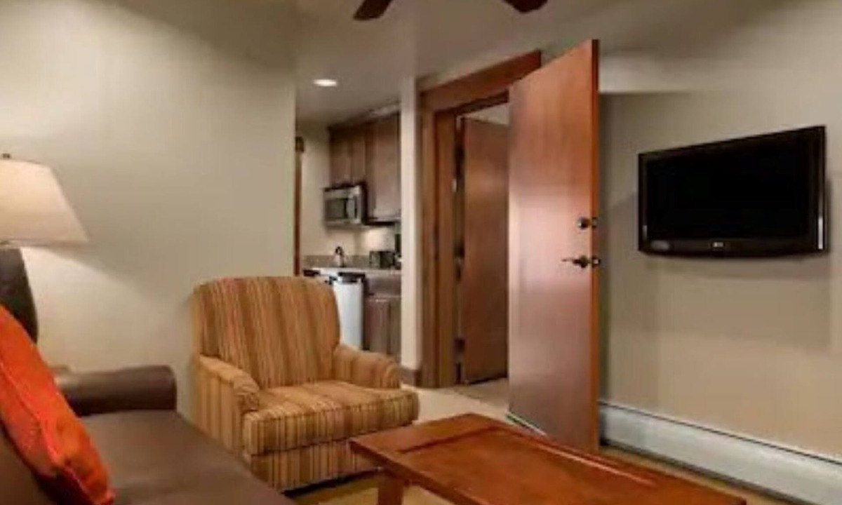 Breckenridge Cabin | Breckenridge, CO - Studio Suite at Grand Lodge on Peak 7 Ski-in/Ski-out Resort