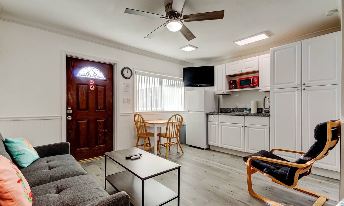 Sunset Reef Hotel | Carousel #4&5- Adjoining rooms steps to the Beach!