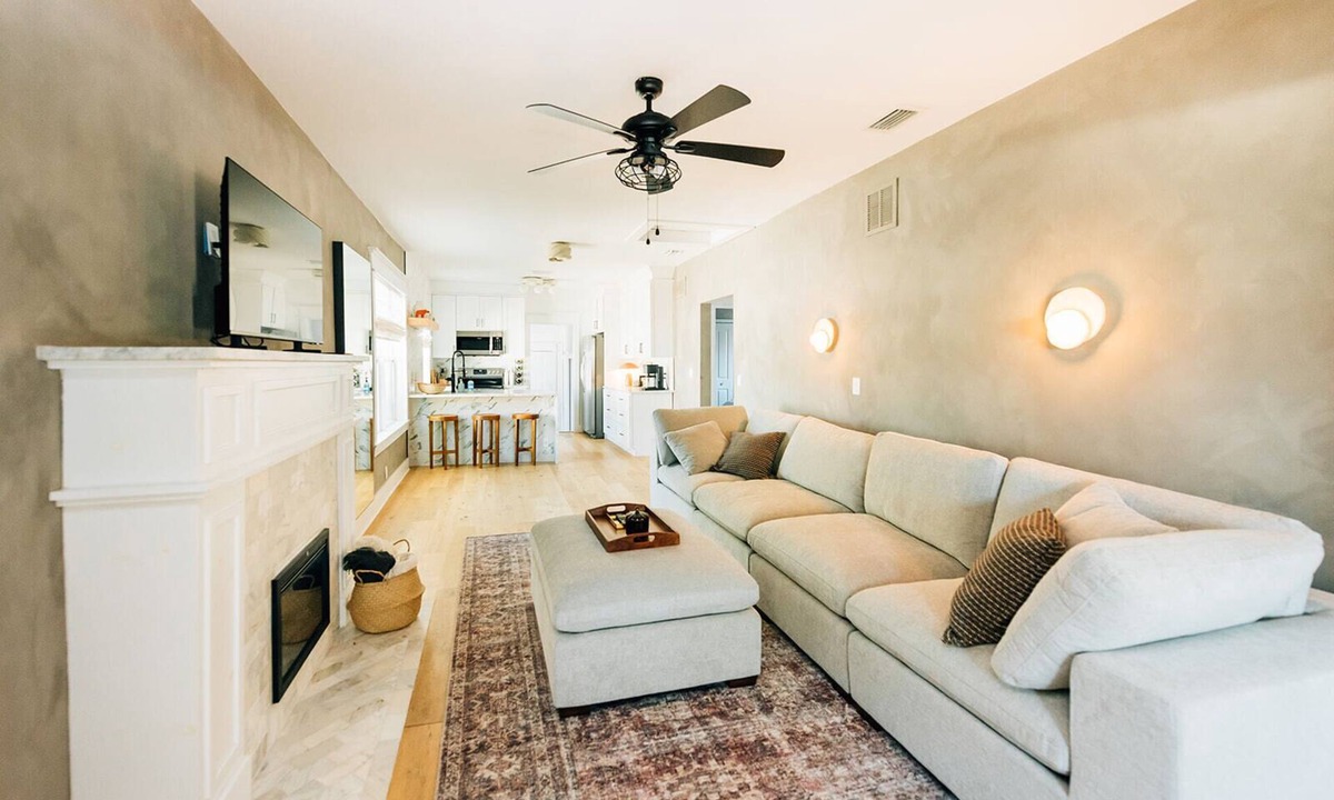 South Seminole Heights House | Casa Cayuga - Brand New Furnishing - 4 Bedrooms