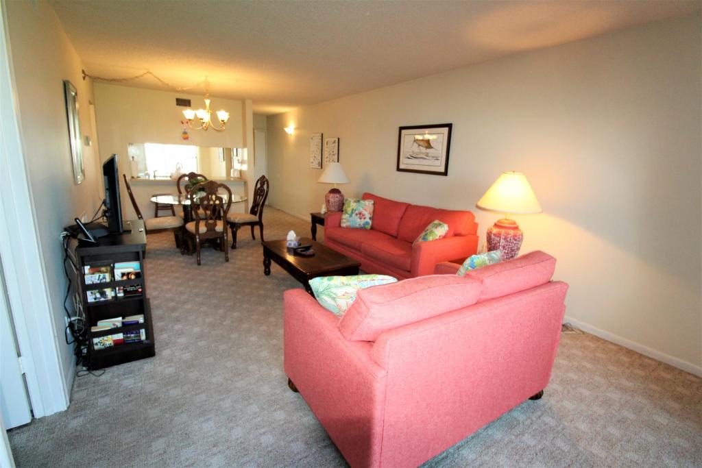 Casa del Mar Apartment | Casa Del Mar C-103 Two-bedroom Condo