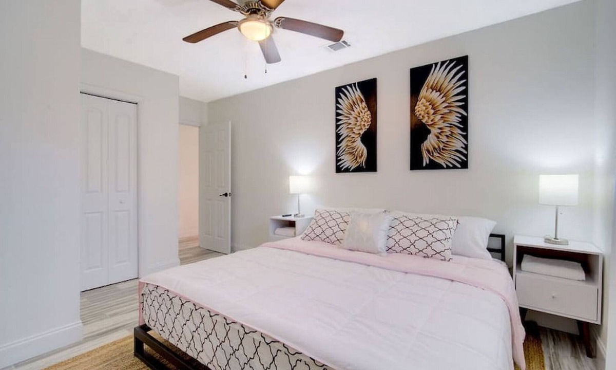 Ballast Point Apartment | Centrally Located Tampa Bayshore Home