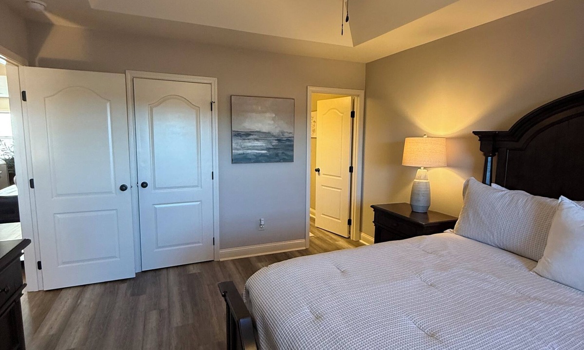Florence Cottage | Chandler Stays with Pond View
