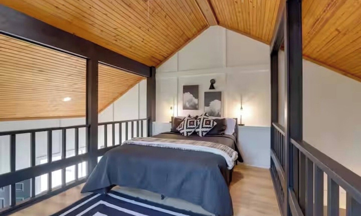 Gentry Cabin | Chic Cabin! Less than 10 minutes from Downtown Siloam Springs