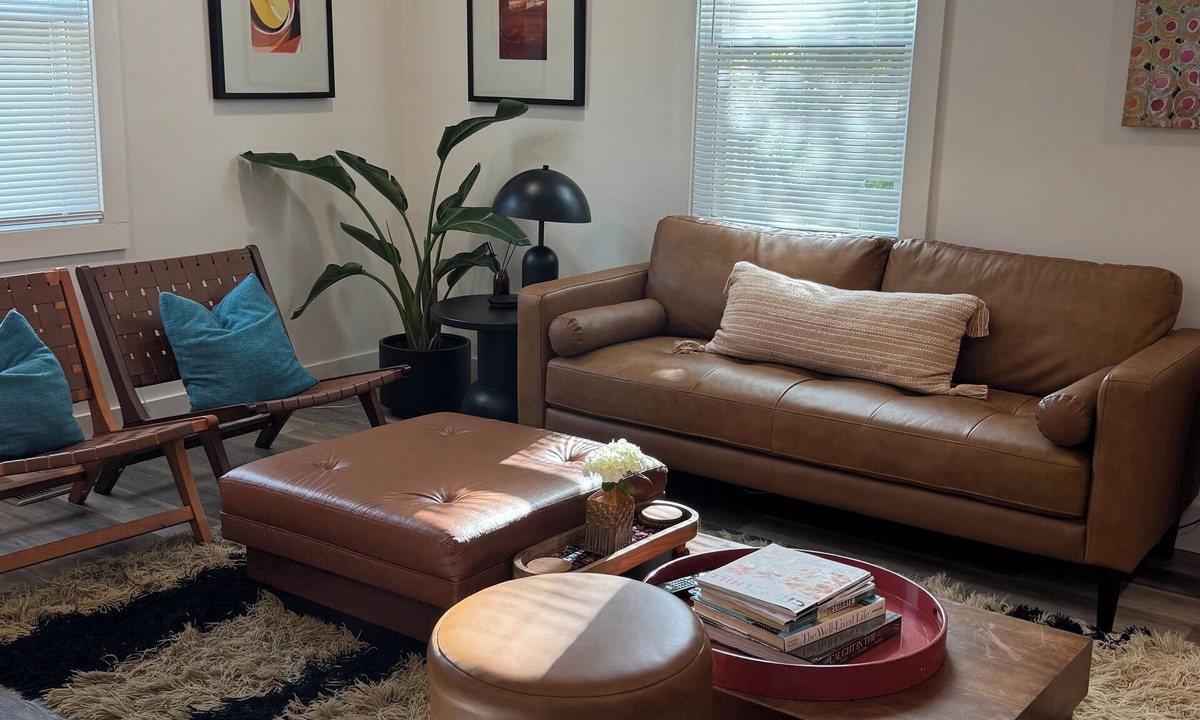Northside Cottage | Chic Cozy 2 bedroom Cottage in Chapel Hill with AC and private parking